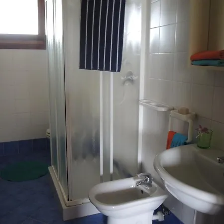 Adorable With Swimming Pool Апартаменти *